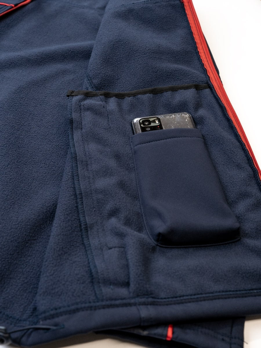 Softshell-Jacke: Brusttasche mit Reißverschluss und Handyfach im Innenbereich