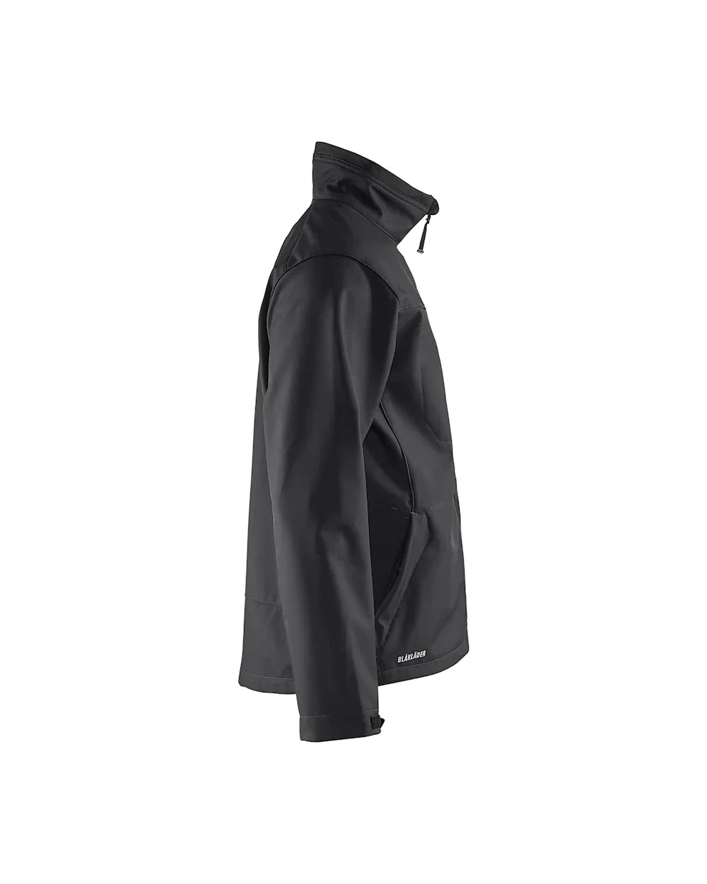 Softshelljacke seitlich, Kapuze und durchgehende Frontnaht, Ärmel mit Bündchen, Schwarz