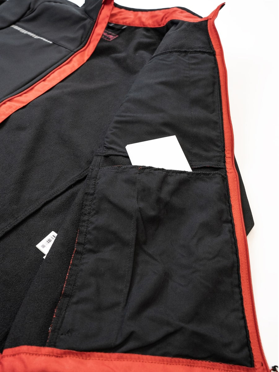 Softshell-Sportjacke schwarz innen mit rotem Futter und Seitentasche