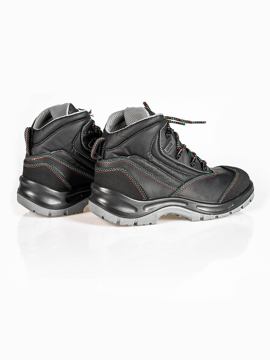Zwei Sicherheits-Schnürstiefel mit Fersenkappe, Profilsohle und bunten Schnürsenkeln