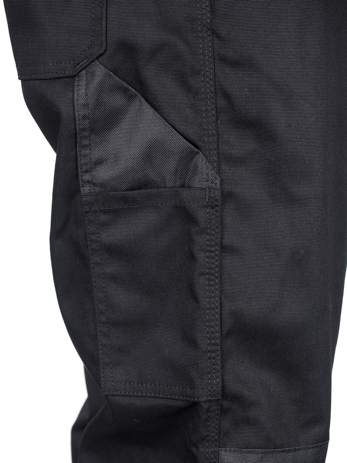 Schwarze Arbeitshose, Detail mit Naht und Taschen-Einsatz am Bein
