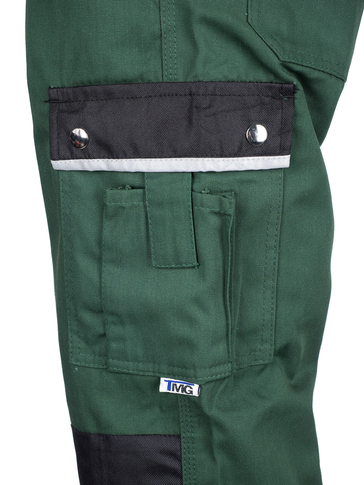 TMG Bundhose Detail: Knopfverschluss vorn, TMG-Label am Oberschenkel